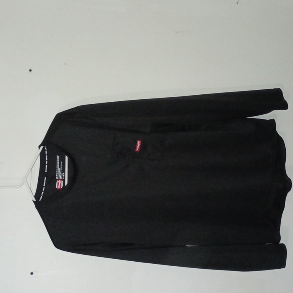 Wrangler work wear with zipper from pocket .